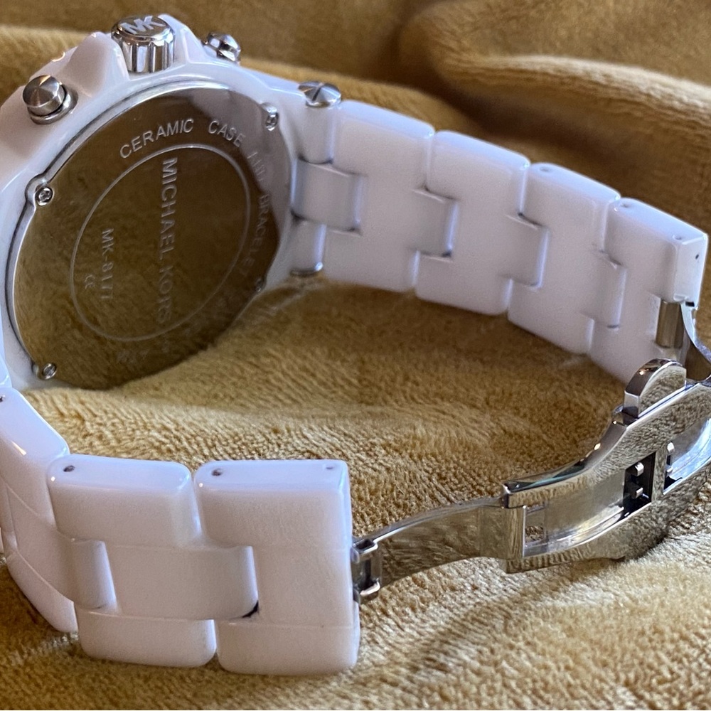 Michael Kors White Ceramic Watch - Picture 9 of 9